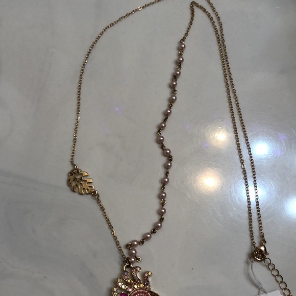 Betsey Johnson Long Necklace Parrot Pendant Crystal Raffia & Feathers NWT - Picture 6 of 16